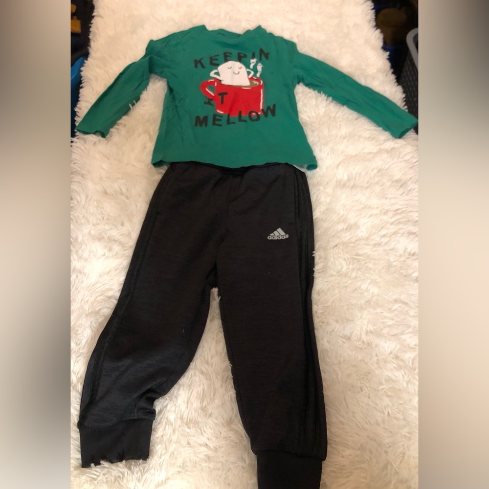 Super cute boys 2 piece outfit Size 4